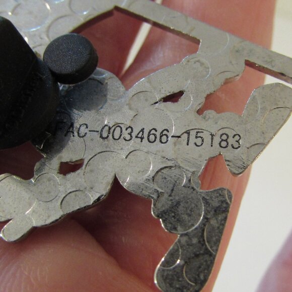 Disney Pins Oswald Holding American Flag / Oswald "Full O Hops" - 2014 - Picture 10 of 12